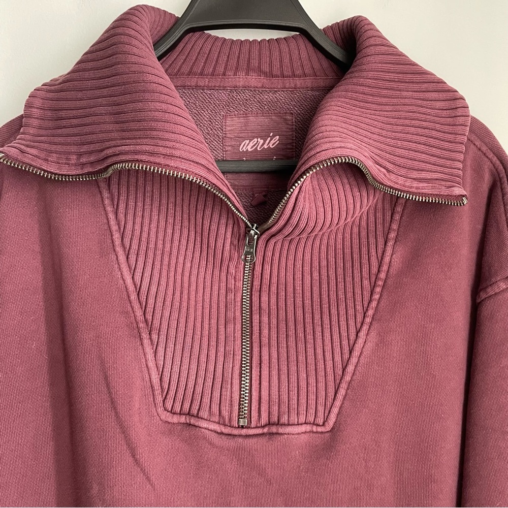 Aerie Women's Burgundy Ribbed Sweatshirt - Picture 2 of 10